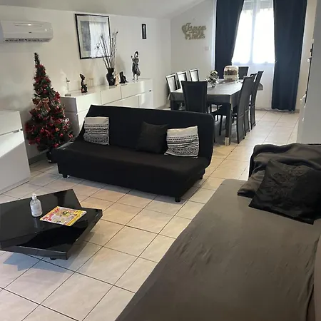 D'hote Du Domaine De La Reine Blanche Bed & Breakfast 3*